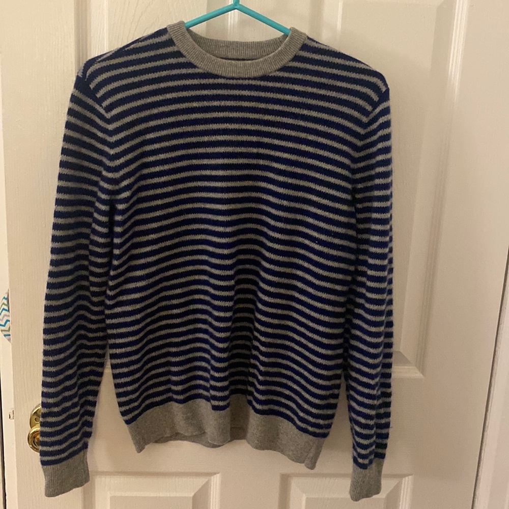 Everlane cashmere original crew neck sweater, size S
